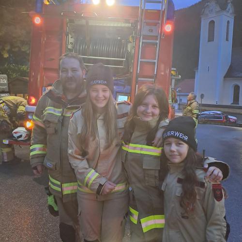 Feuerwehrübung in der Volksschule Flirsch, 2024