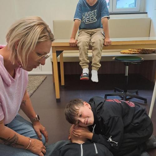 Erste Hilfe - Kurs in der VS Flirsch