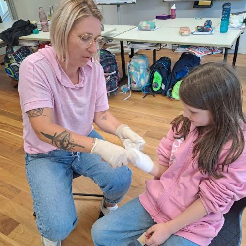 Erste Hilfe - Kurs in der VS Flirsch