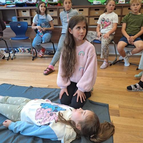 Erste Hilfe - Kurs in der VS Flirsch